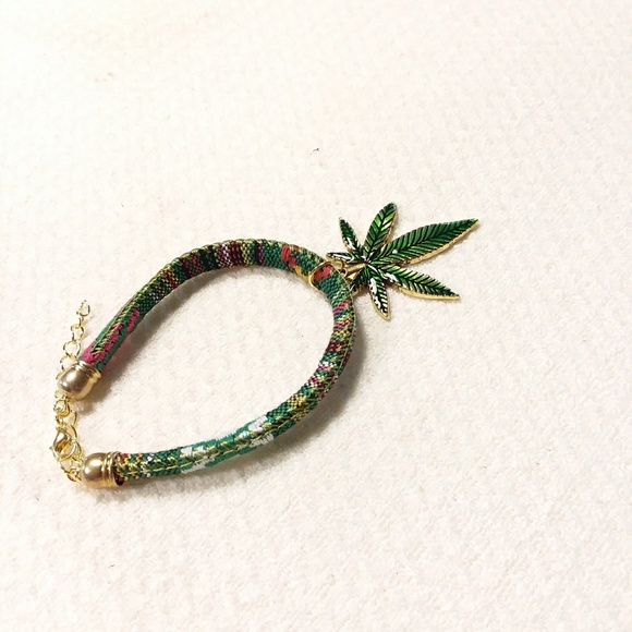Cannabis pot leaf charm bracelet - Picture 3 of 3